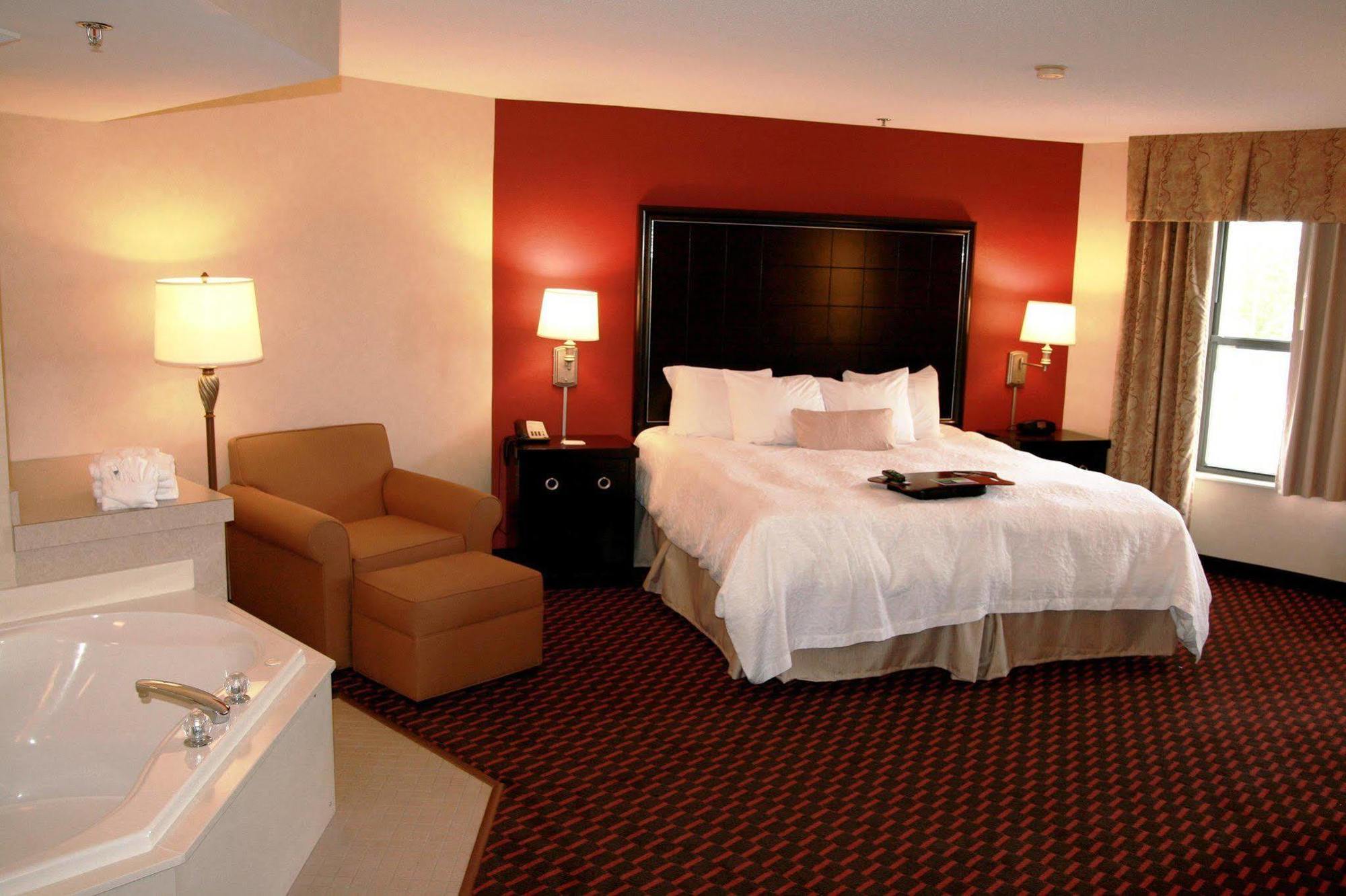 Hampton Inn Mount Pleasant Pokoj fotografie